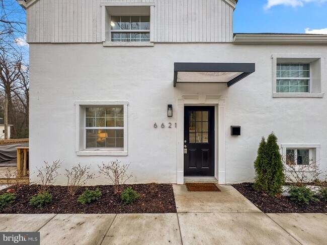 Foto del edificio - 6621 Hallwood Ave