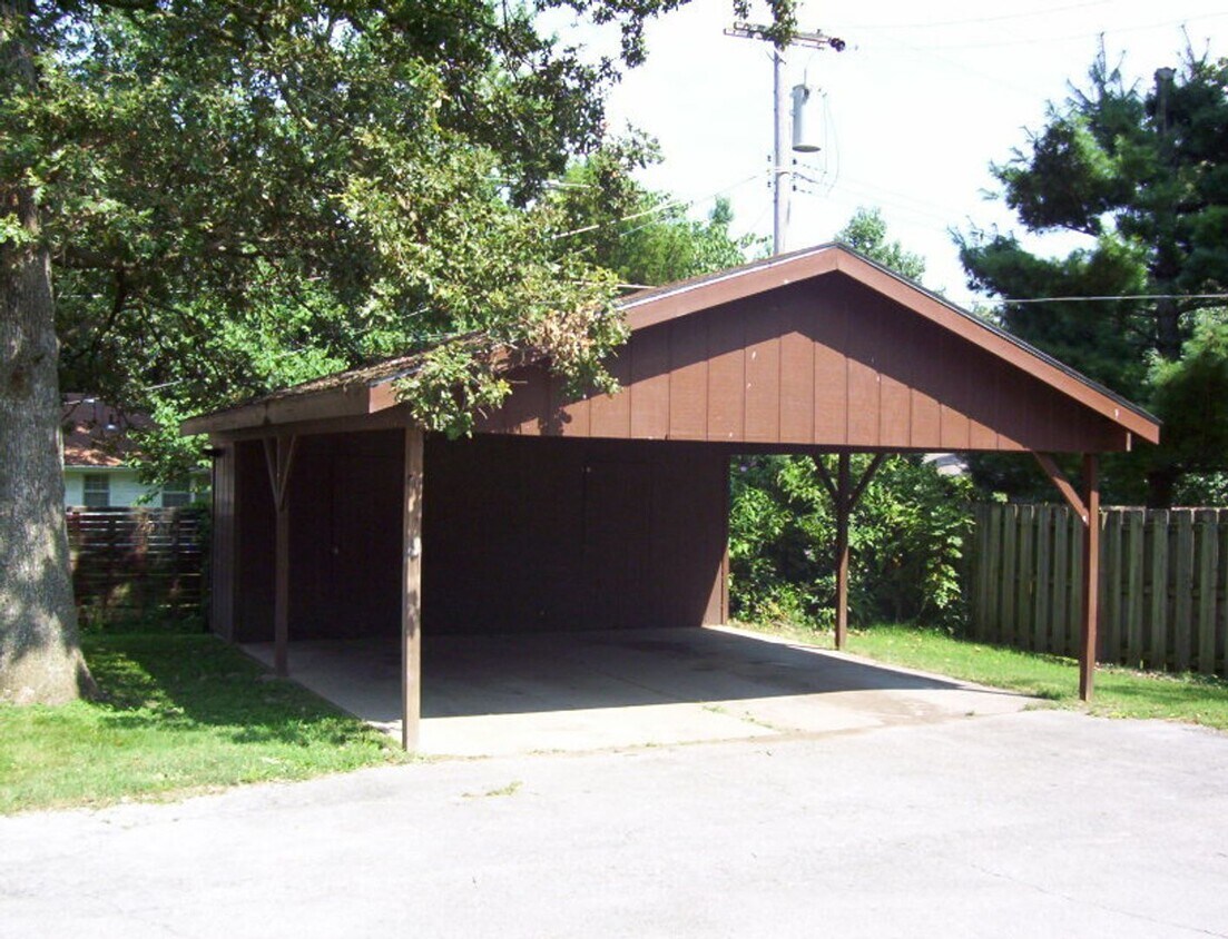 Foto del edificio - Cozy 2 bedroom duplex in NE Springfield!