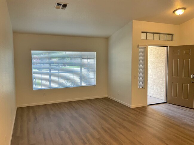 Building Photo - 8620 W Village Dr
