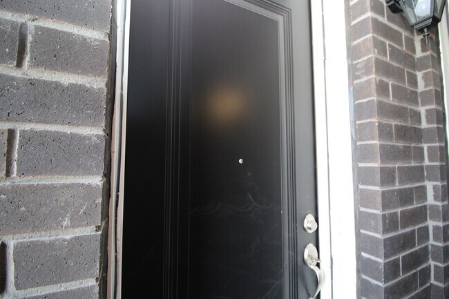 Photo du bâtiment - 33 Creekbank Rd