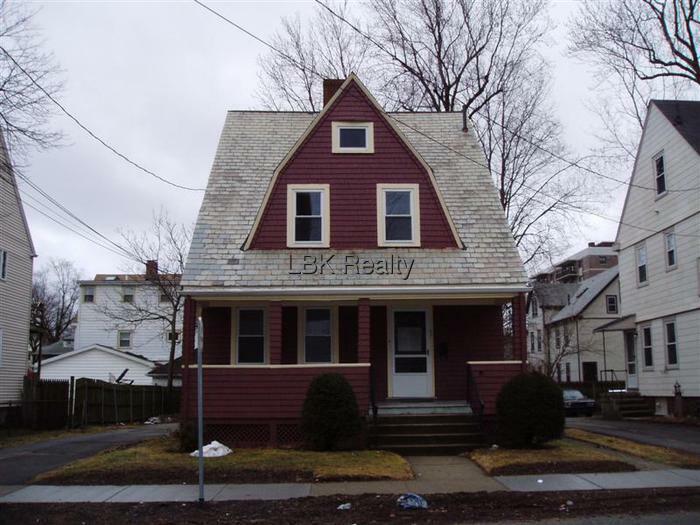 29 Hunt St, Watertown, MA 02472 Condo for Rent in Watertown, MA