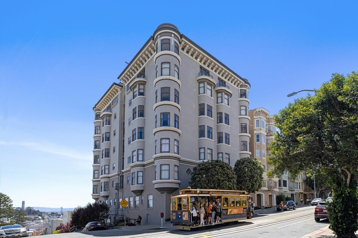 Primary Photo - 2164 Hyde St