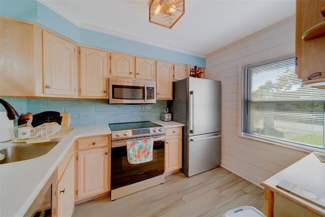 Foto del edificio - 13827 Mission Oaks Blvd