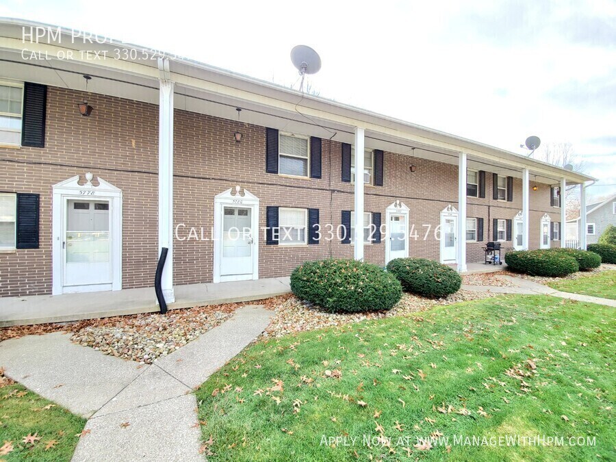 Foto principal - 5780 Portage St NW