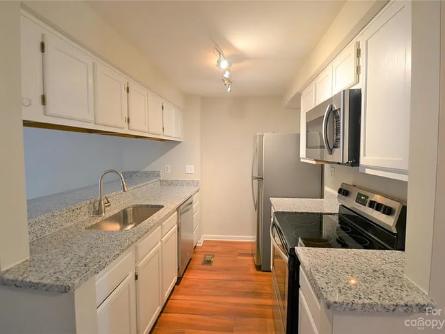 Photo - Updated 2 Bed, 2.5 Bath Townhome in Charlotte