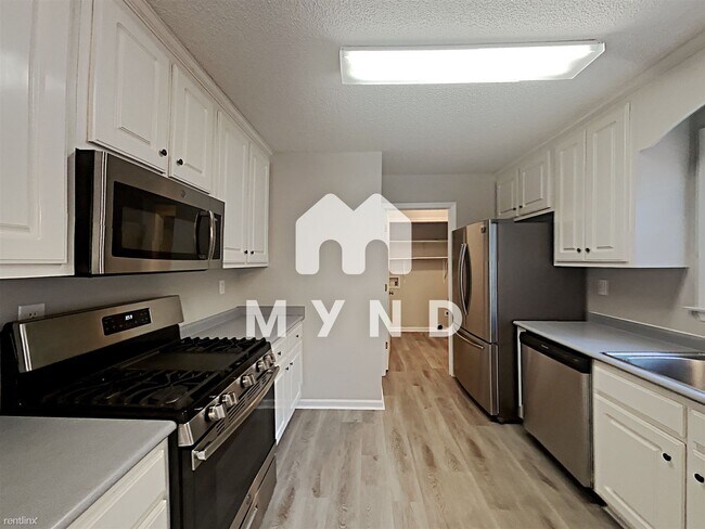 Building Photo - 3 br, 2 bath House - 165 S Ridge Dr