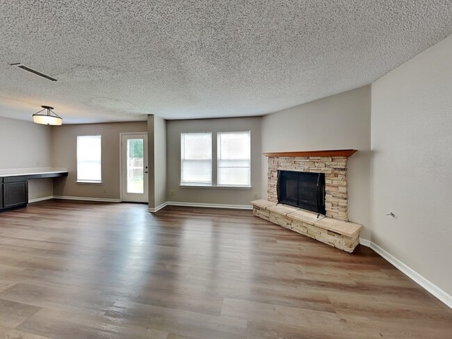Building Photo - 3 bed 2.5 bath with loft in Camby!