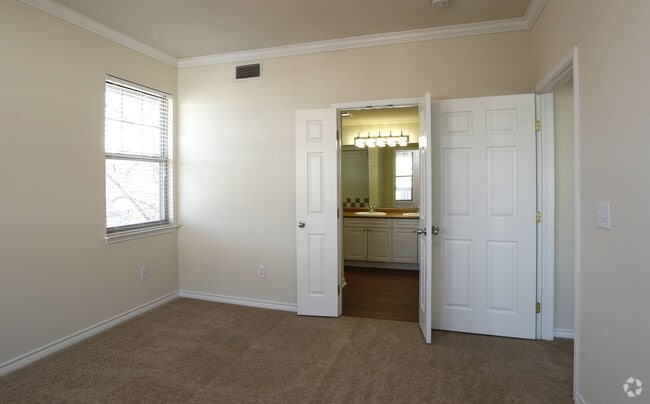 Interior Photo - Drexel at Oakley