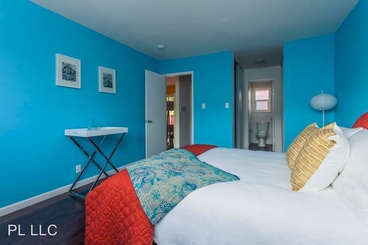 Foto del edificio - 250 Franciscan Ct