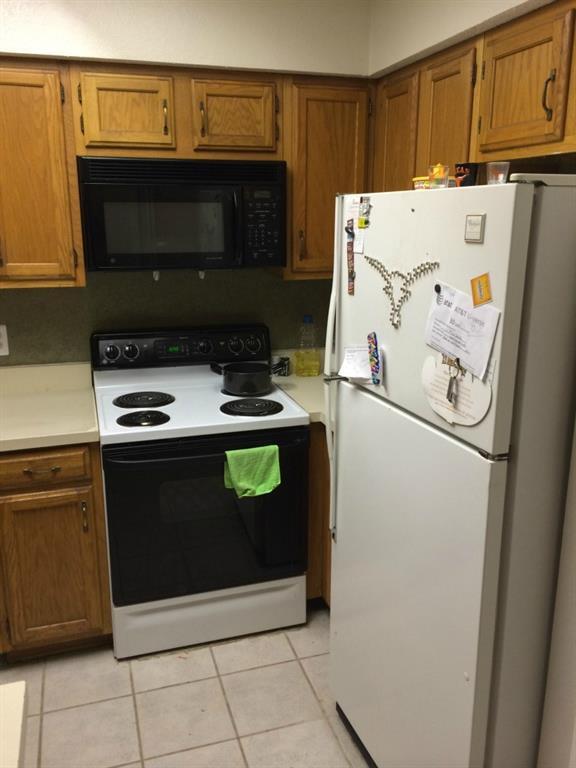 Building Photo - 915 W 23rd St