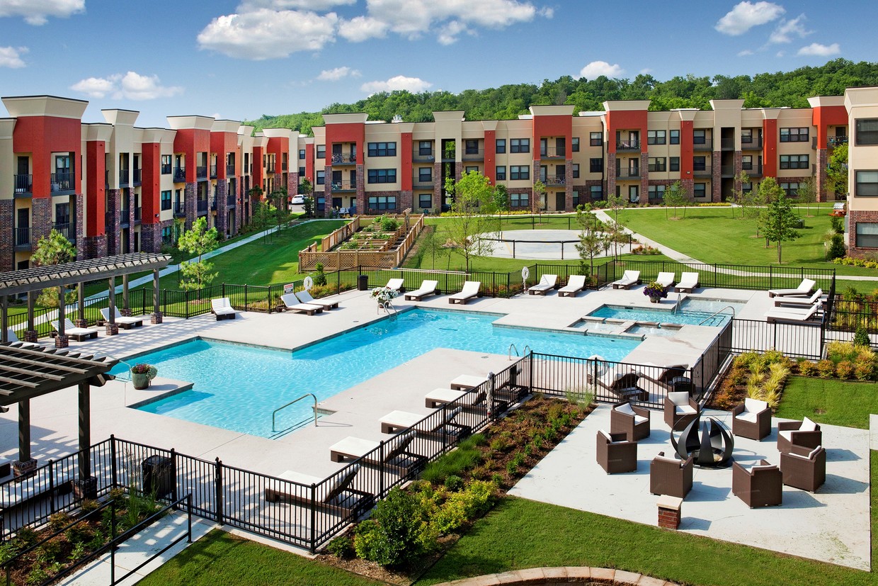 Foto principal - Crown Village at Elm Ridge