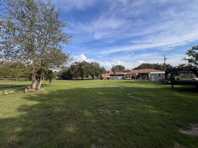 Foto del edificio - 3055 Boys Ranch Rd