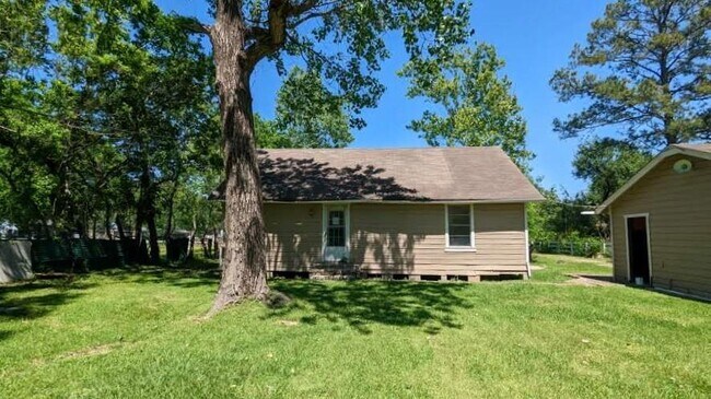 Building Photo - 8403 Harmony Rd