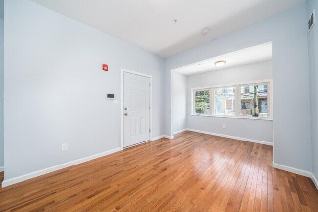 Building Photo - 49 Jewett Ave