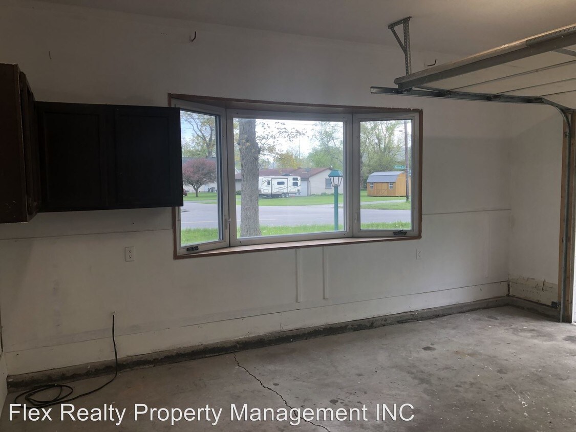 Foto principal - 3 br, 2 bath House - 6260 BLOSSMAN