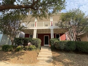 Building Photo - 9895 Cedarcrest Dr
