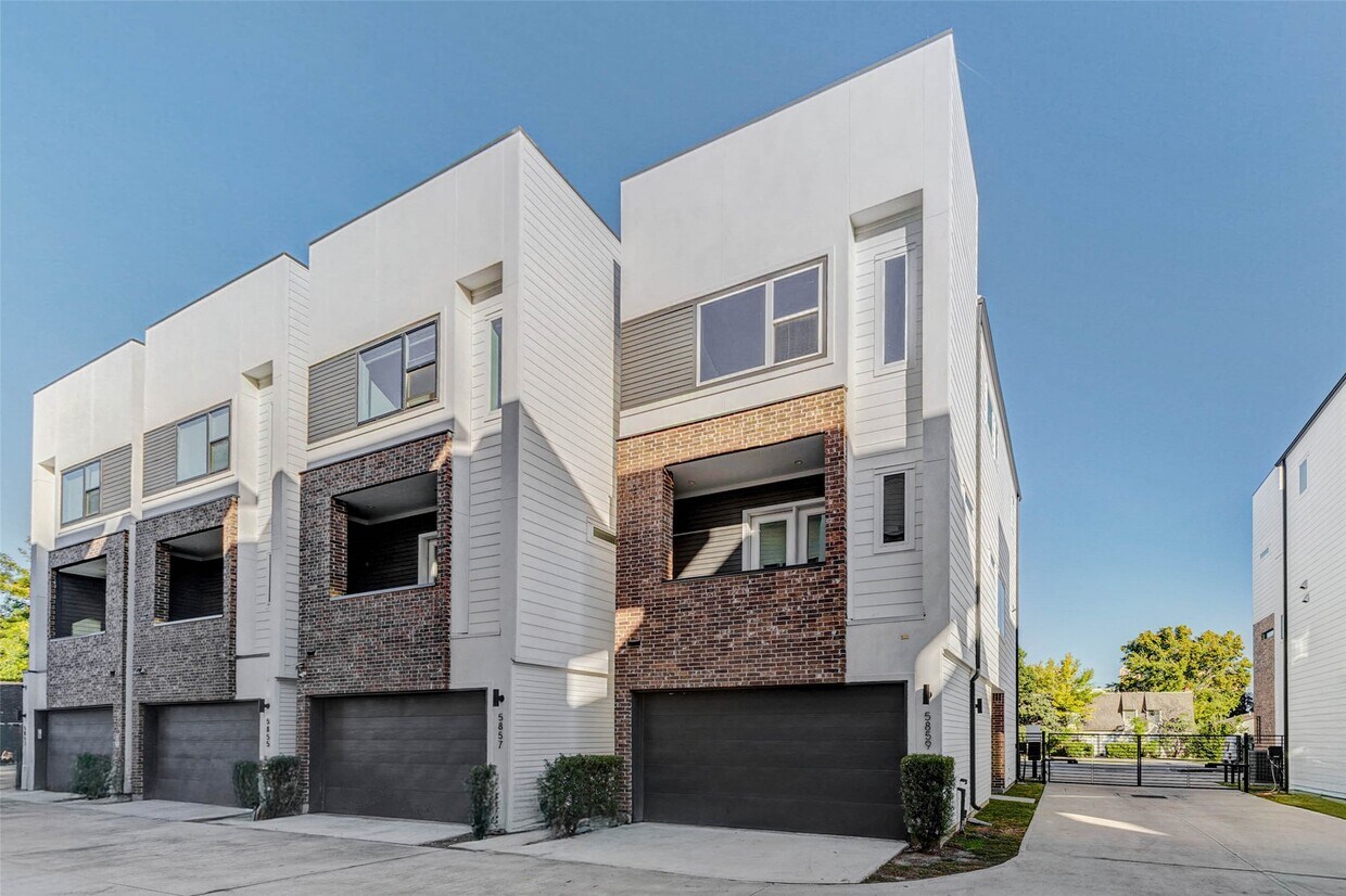 Primary Photo - 5859 Dolores St