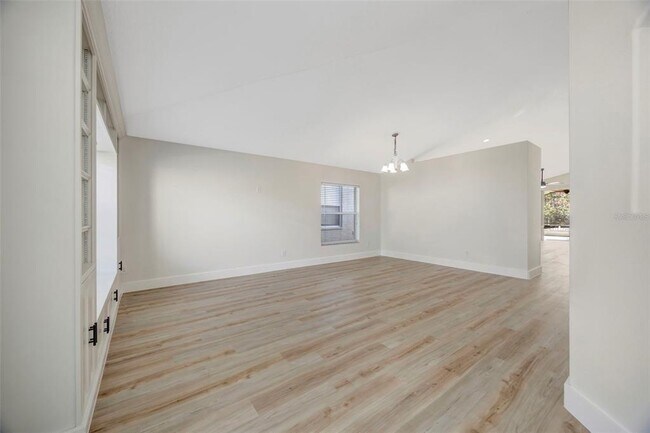 Building Photo - 19026 Fishermans Bend Dr