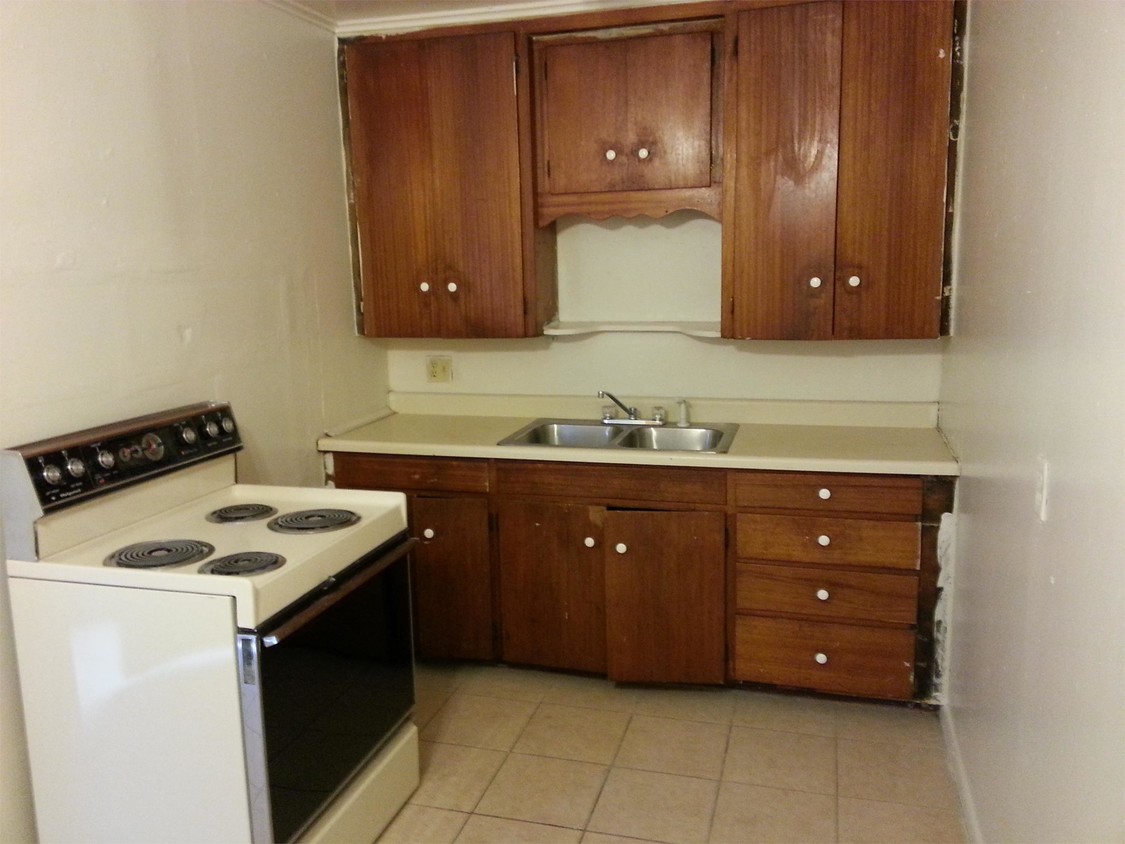 Primary Photo - 1041 N Gary Pl