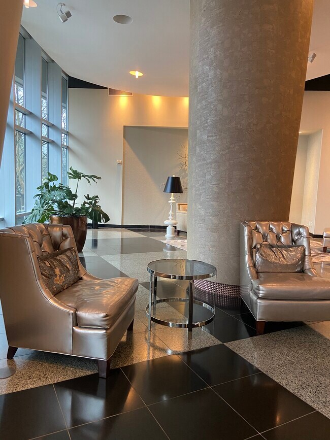 Lobby - 3338 Peachtree Rd NE