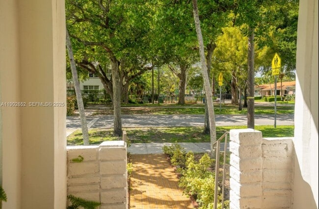 Building Photo - 2121 SW 13th Ave