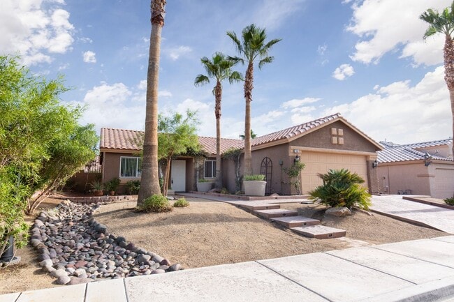 Building Photo - NW single story with four bedrooms and large backyard