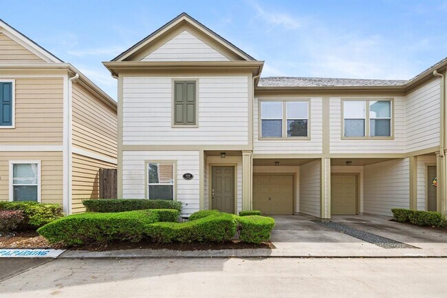 Building Photo - 722 Redwing Park Dr