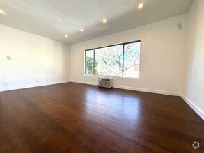 Building Photo - 1020 N Edinburgh Ave