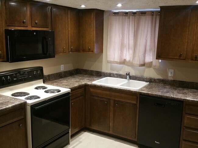 kitchen - 5428 Leighton Avenue