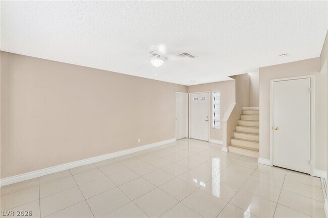 Foto del edificio - 5818 Cinnabar Ave