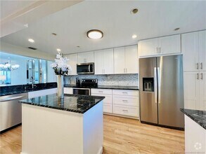 Building Photo - 10044 S Ocean Dr