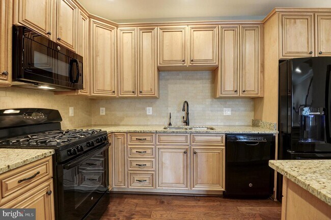 Building Photo - 23798 Hopewell Manor Terrace