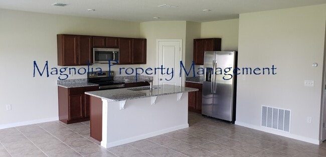 Building Photo - 1067 Kobuk St