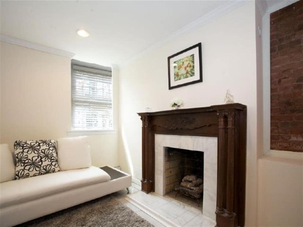 Primary Photo - 18 Bright St