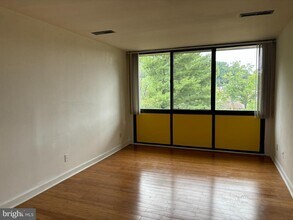 Building Photo - 525 N Armistead St