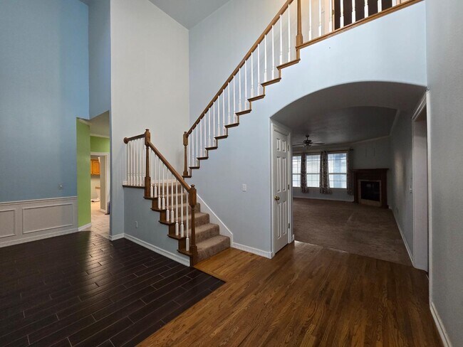 Building Photo - 8704 N 140th E Ct