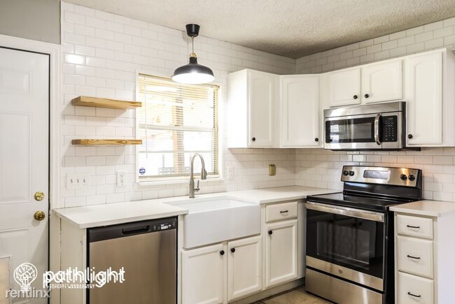 Building Photo - 3 br, 2 bath House - 2867 Holly Bay Road UNIT