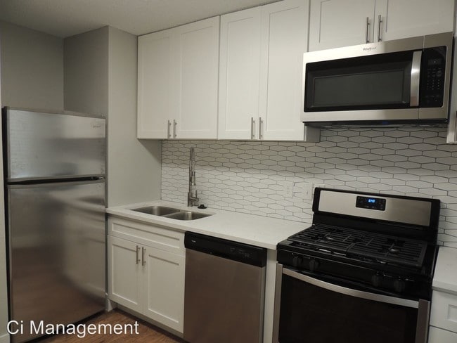 Building Photo - 511 N Prairie Ave