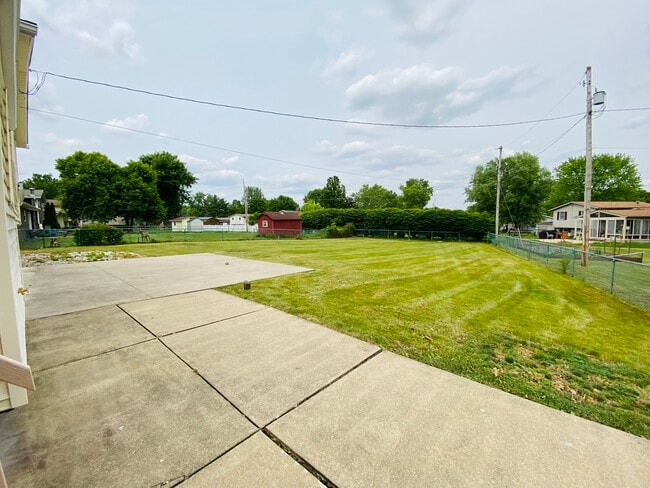 Building Photo - 2047 Zircon St NE