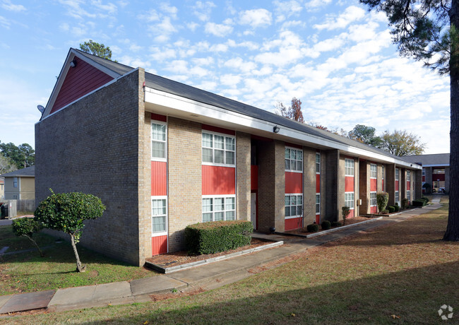 Building Photo - Woodlands Wake Village