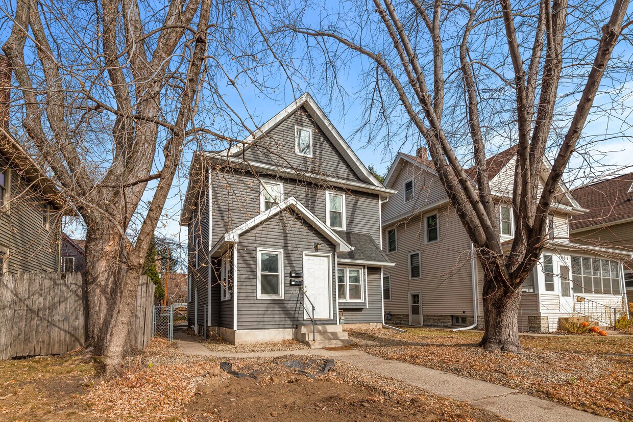 1813 Dayton Ave, Saint Paul, MN 55104 House Rental in Saint Paul, MN
