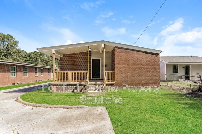 Building Photo - 509 Saunders Pl