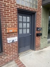 Building Photo - 327 W Main St