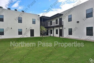 Building Photo - 1061 Ranger St