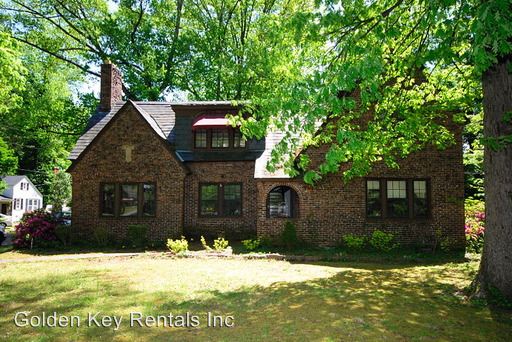 Primary Photo - 300 S Pineview Ave
