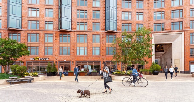 Building Photo - 100 Lovejoy Wharf