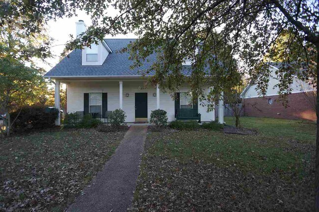 Building Photo - 400 Spring Hill Dr