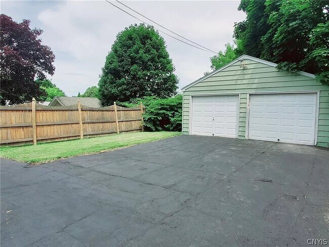 Foto del edificio - 1129 N Glencove Rd