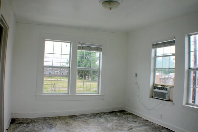 Foto del edificio - 508 Wayside Dr