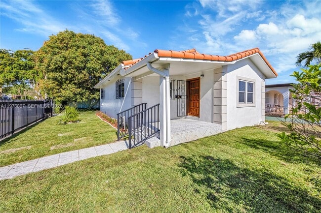 Building Photo - 150 SW 58th Ave